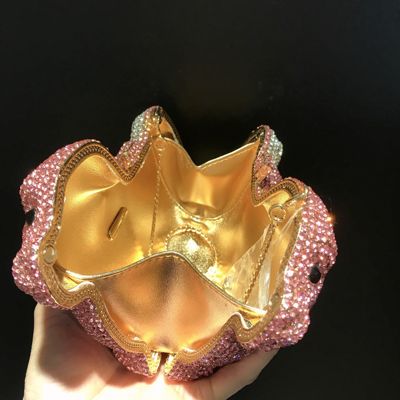 Animal-Inspired Crystal Dog Evening Clutch Bag for Cocktail and Party Looks - Image 6