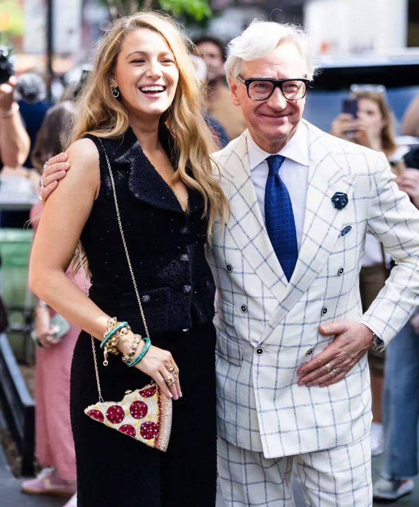 Blake Lively with her pizza-shaped purse